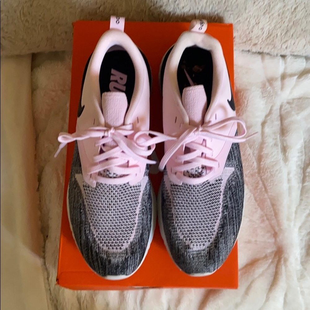 Nike women’s shoes size US 10